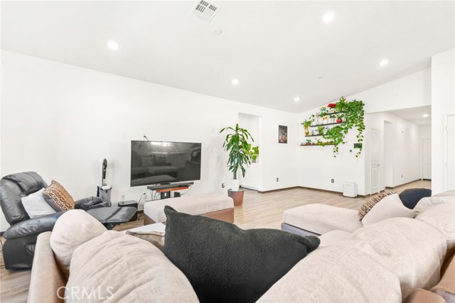 Detail Gallery Image 16 of 59 For 26616 Baneberry Ct, Menifee,  CA 92585 - 4 Beds | 3 Baths