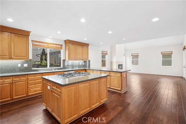 314 1/2 Larkspur Avenue, Corona del Mar CA: https://media.crmls.org/medias/1b46ff38-9863-40d8-a4e3-99a6e33f346f.jpg
