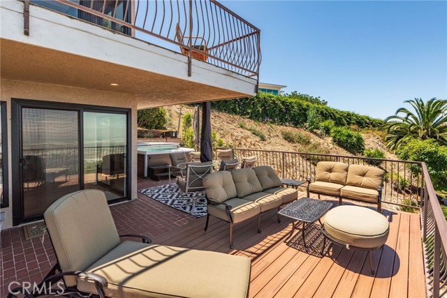 3300 Crownview Drive, Rancho Palos Verdes CA: https://media.crmls.org/medias/1b4743e9-3a70-4d25-8668-7afcbe3e3a85.jpg
