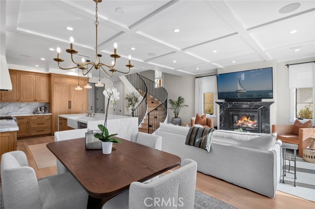 318 Coronado Street, Newport Beach CA: https://media.crmls.org/medias/1b47c69b-3ff1-40e0-85b5-54bc95d6f21c.jpg