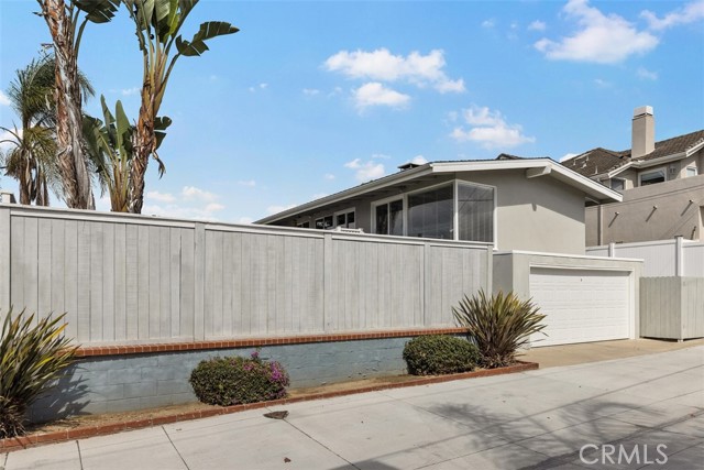 326 Holmwood Drive, Newport Beach, California 92663, 3 Bedrooms Bedrooms, ,1 BathroomBathrooms,Residential Purchase,For Sale,Holmwood,NP21224665