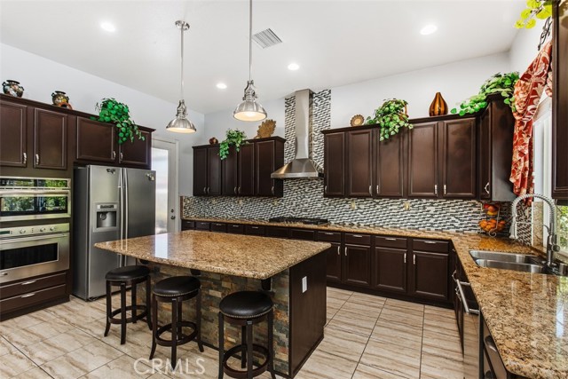 Detail Gallery Image 12 of 24 For 35982 Murano St, Murrieta,  CA 92562 - 4 Beds | 3/1 Baths