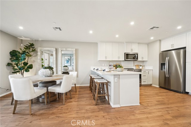 Detail Gallery Image 9 of 21 For 16204 Lumia Way, Fontana,  CA 92336 - 3 Beds | 2/1 Baths