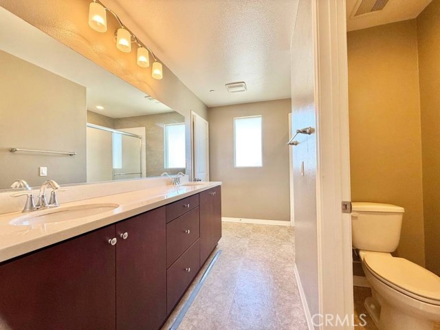 11821 E Solana Place, Cerritos CA: https://media.crmls.org/medias/1b49143b-ae1a-41ed-a22b-40316a271394.jpg