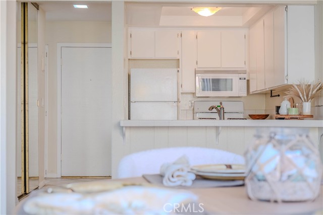 16872 Pacific Coast Highway, Huntington Beach CA: https://media.crmls.org/medias/1b498940-483e-403d-8f7c-6c567338d96f.jpg