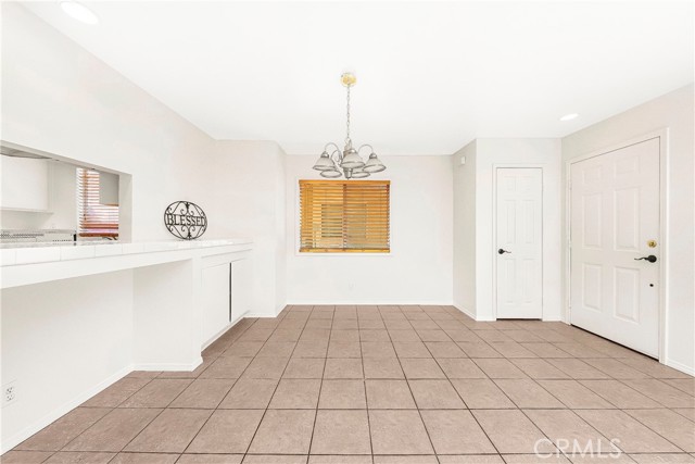 Detail Gallery Image 7 of 39 For 43473 30th St #4,  Lancaster,  CA 93536 - 3 Beds | 2/1 Baths
