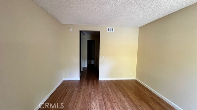 Detail Gallery Image 10 of 18 For 15425 Sherman #101,  Van Nuys,  CA 91406 - 2 Beds | 2 Baths