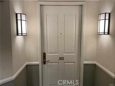 https://media.crmls.org/medias/1b4a46b2-eff2-48f2-800d-c7a2dafd2aee.jpg?preset=X-Large