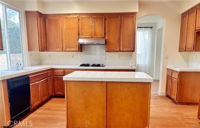 5042 Stone Ridge Drive, Chino Hills CA: https://media.crmls.org/medias/1b4ab5c5-9d36-4403-b7db-ea1b51dfb78b.jpg