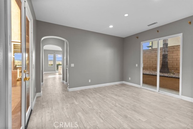 Detail Gallery Image 17 of 54 For 4332 Cantada, Corona,  CA 92883 - 4 Beds | 4/1 Baths