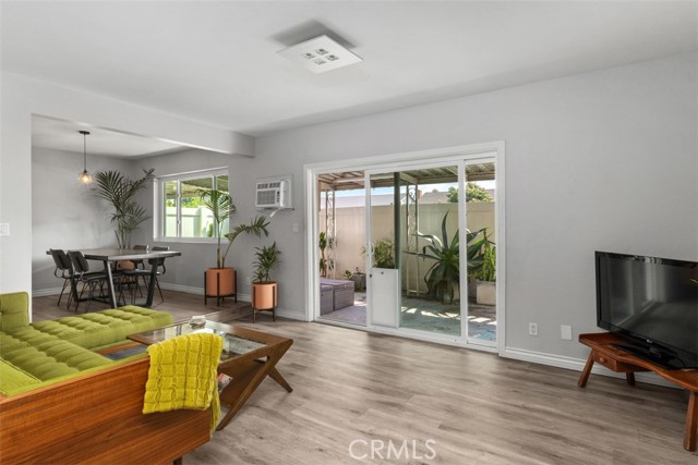 1921 Sherry Lane, Santa Ana CA: https://media.crmls.org/medias/1b4bec41-7122-4528-9d8c-7eb3acd3b69a.jpg