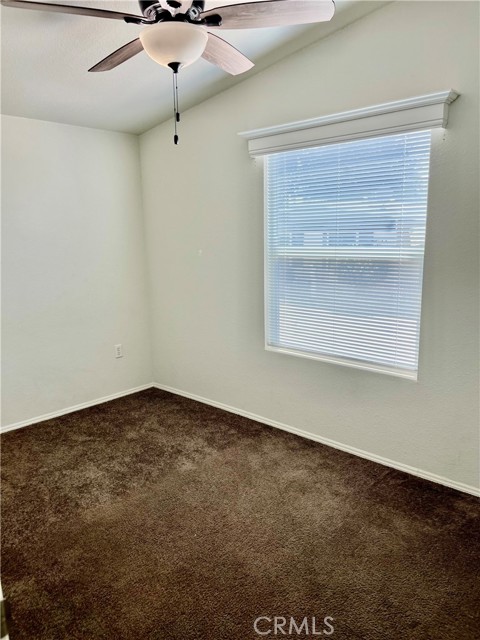 Detail Gallery Image 11 of 33 For 3000 S Chester Ave #48,  Bakersfield,  CA 93304 - 3 Beds | 2 Baths