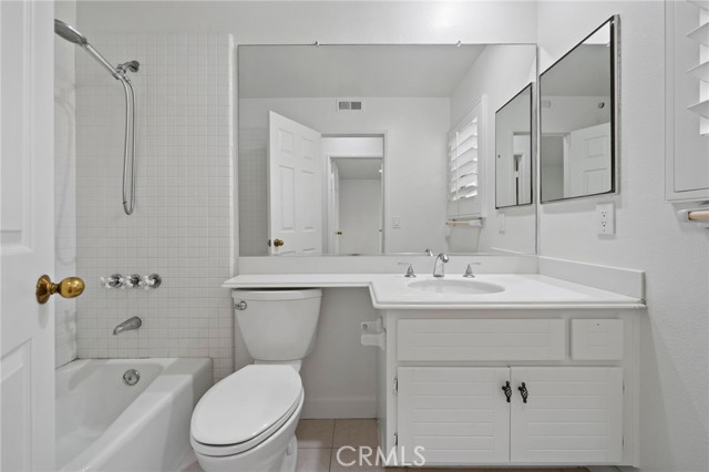 3 Toscany, Irvine CA: https://media.crmls.org/medias/1b4ccbb9-acb4-40b8-ad45-3b20430a1d67.jpg