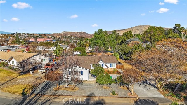 Detail Gallery Image 2 of 32 For 19810 Evelyn St, Corona,  CA 92881 - 3 Beds | 2 Baths