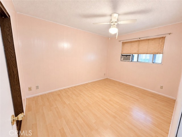 10883 Vinedale photo 16