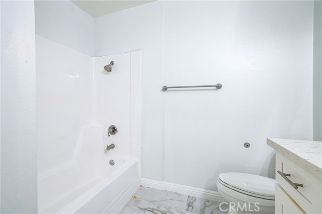 Detail Gallery Image 16 of 29 For 1001 W Macarthur Bld #112,  Santa Ana,  CA 92707 - 2 Beds | 2 Baths
