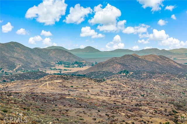 40555 Benji Lane, Hemet CA: https://media.crmls.org/medias/1b4d73ed-3d26-4c94-840f-421a7d166f13.jpg