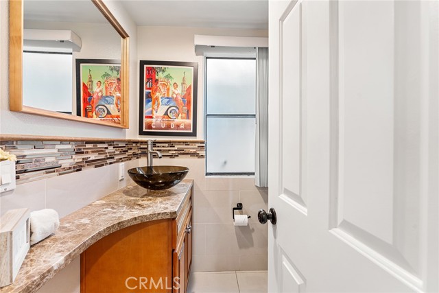 5005 Delita Place, Woodland Hills CA: https://media.crmls.org/medias/1b4dccf2-798b-4720-b12b-af4b29d9da2f.jpg