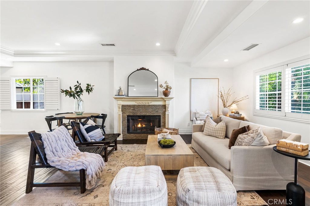 1b4ecc3e 19a0 449e B9b7 B18aeb64ebea