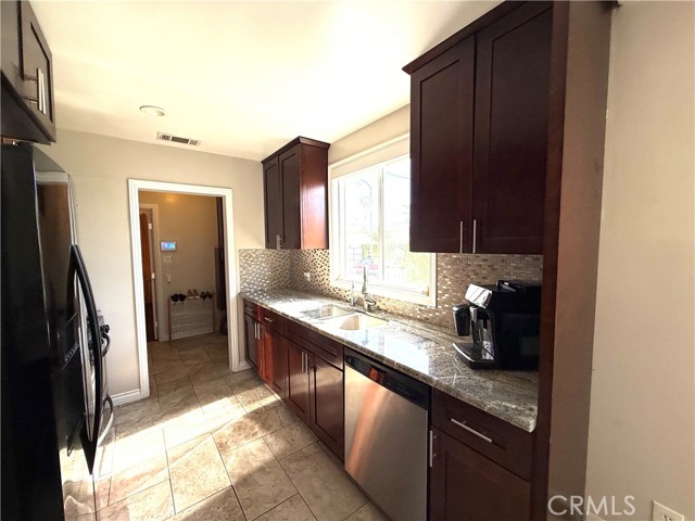 Detail Gallery Image 28 of 56 For 1978 S Holt Ave, Los Angeles,  CA 90034 - 3 Beds | 2 Baths