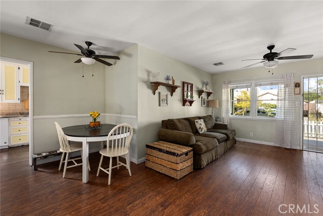 Detail Gallery Image 6 of 20 For 11031 Arbuckle Ave, –,  CA 91345 - 2 Beds | 1 Baths