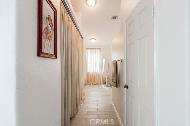 https://media.crmls.org/medias/1b4f249c-3767-41a3-b368-167861ac3ec9.jpg?preset=X-Large