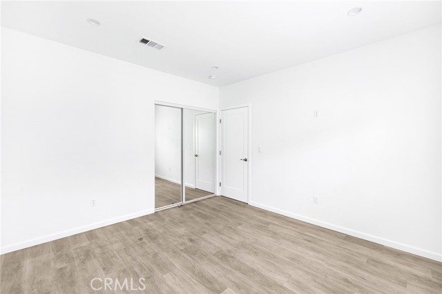 Detail Gallery Image 10 of 13 For 7044 White Oak a,  Van Nuys,  CA 91406 - 3 Beds | 2 Baths