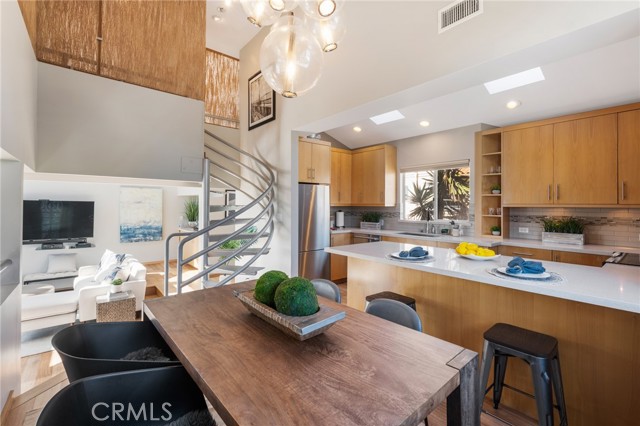 1401 Manhattan Ave, Hermosa Beach, California 90254, 4 Bedrooms Bedrooms, ,2 BathroomsBathrooms,Residential,Sold,Manhattan Ave,SB22023930