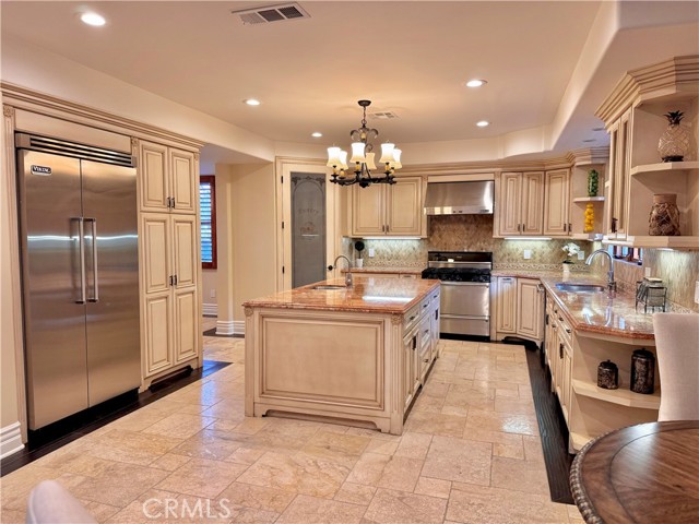 Detail Gallery Image 10 of 32 For 11310 Valley Spring Ln, Studio City,  CA 91602 - 5 Beds | 5 Baths