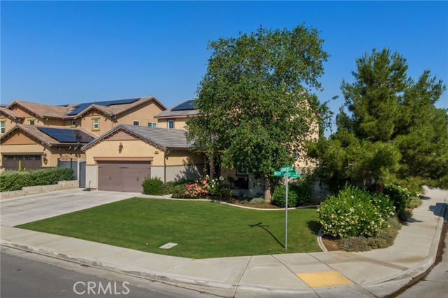 12200 White Rapids Way, Bakersfield CA: https://media.crmls.org/medias/1b531b90-f581-4398-9fca-994daa4891de.jpg