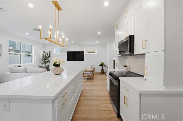 Detail Gallery Image 9 of 36 For 15534 Colorado Ave, Paramount,  CA 90723 - 4 Beds | 2/1 Baths