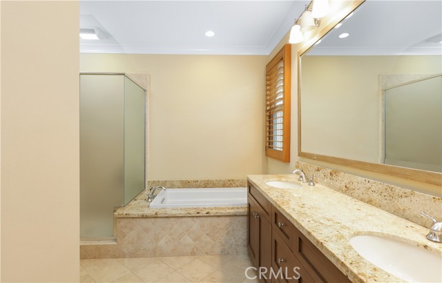 220 Kempton, Irvine CA: https://media.crmls.org/medias/1b53c6f7-1e07-408d-8a28-e3809b6fb8f3.jpg