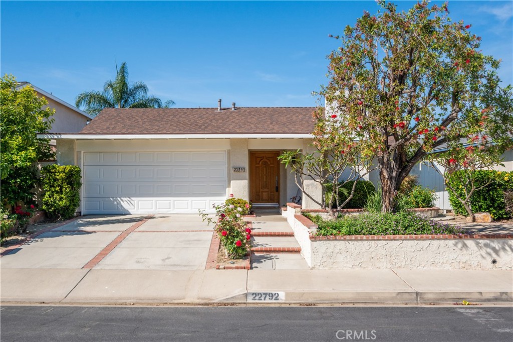 22792 La Quinta Drive