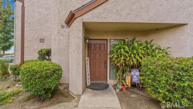 Detail Gallery Image 2 of 37 For 215 E Chestnut Ave #D,  Monrovia,  CA 91016 - 3 Beds | 3 Baths
