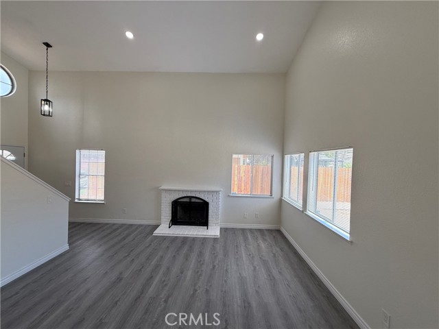 Detail Gallery Image 5 of 33 For 13577 Red Mahogany Dr, Moreno Valley,  CA 92553 - 3 Beds | 2/1 Baths