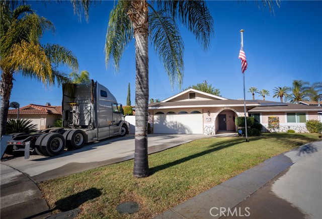 Front Image Thumbnail for CRCV25282424