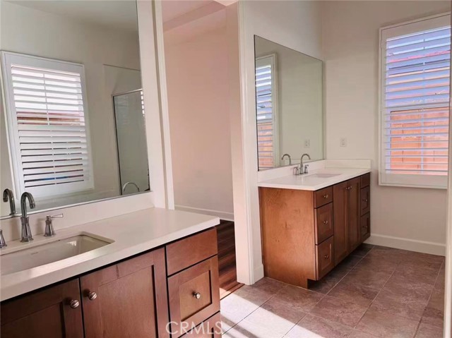 Detail Gallery Image 8 of 19 For 59 Belfast, Irvine,  CA 92620 - 4 Beds | 3/1 Baths