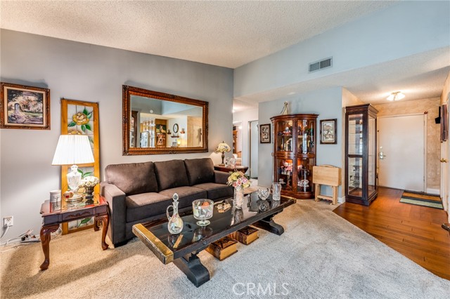 2073 Suede Avenue photo 4