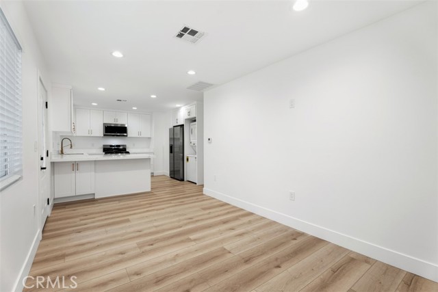 Detail Gallery Image 6 of 26 For 9253 Parliament Ave, Westminster,  CA 92683 - 2 Beds | 2 Baths