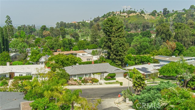Detail Gallery Image 58 of 62 For 18621 Paseo Nuevo Dr, Tarzana,  CA 91356 - 4 Beds | 3/1 Baths