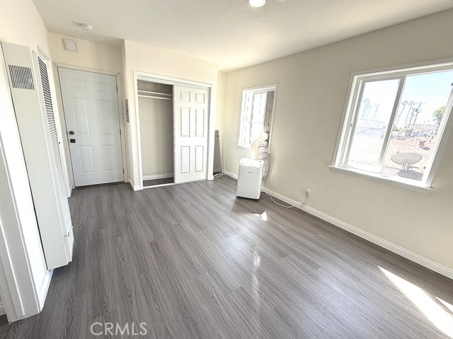 511 W Manchester, Inglewood CA: https://media.crmls.org/medias/1b578dc5-168d-4b2f-858b-22cfbdd9a1f9.jpg