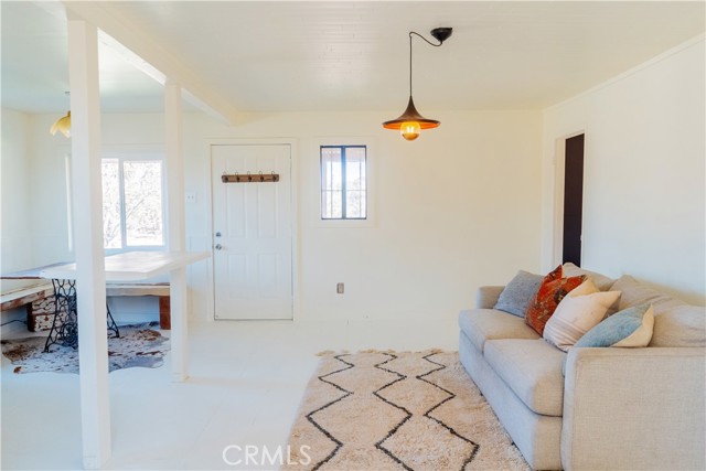 48317 Burns Canyon Road, Pioneertown CA: https://media.crmls.org/medias/1b5798ad-2430-4abb-bfd6-ea2e3051117a.jpg