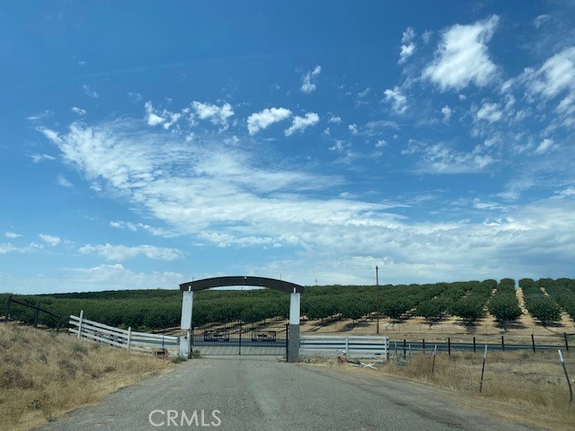 Image 5 of 6 For 15618 Porterville Highway