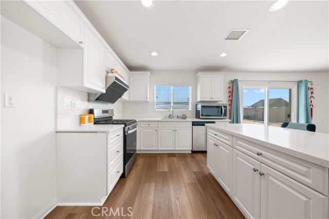 Detail Gallery Image 12 of 38 For 11601 Halter St, Victorville,  CA 92392 - 4 Beds | 3 Baths