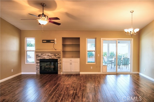6940 Janet Street, Fontana CA: https://media.crmls.org/medias/1b592b30-4e5e-4a6d-9b52-66d95c7814bc.jpg
