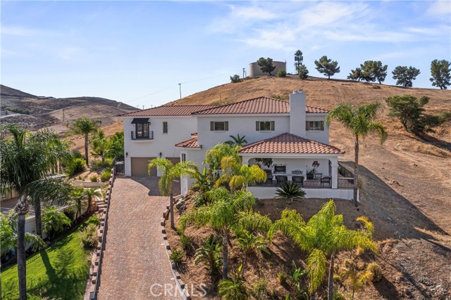 22941 Gold Rush Place, Canyon Lake CA: https://media.crmls.org/medias/1b595766-8e9e-405a-a314-1e8f19bf08ab.jpg