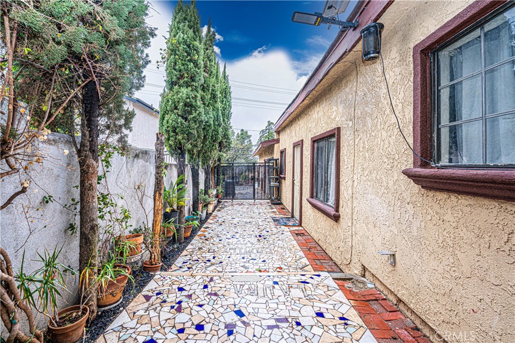 MLS #DW25062107 image #15