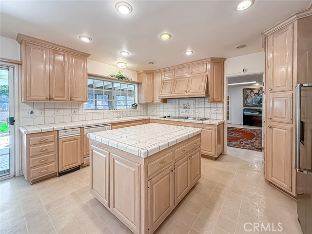 Image 18 of 60 For 17424 Superior