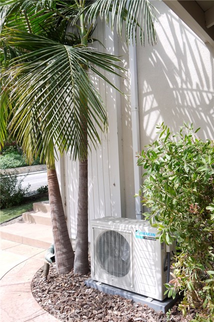 Detail Gallery Image 8 of 48 For 4127 Lanterman, La Canada Flintridge,  CA 91011 - 3 Beds | 2/1 Baths