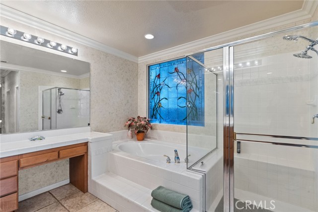 22440 Skylake Place, Saugus CA: https://media.crmls.org/medias/1b5a54a0-f314-4ffb-a895-75f30764f28f.jpg